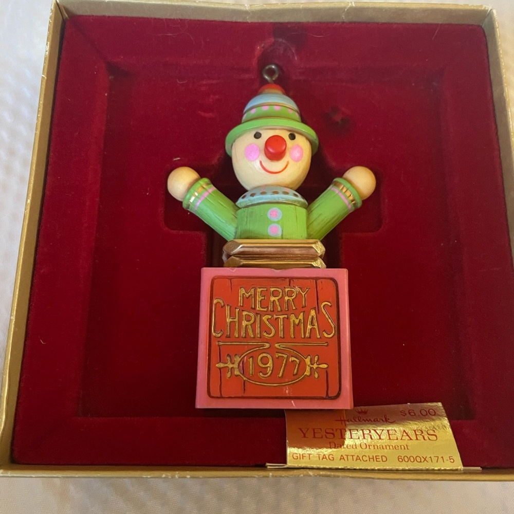 Vintage 1977 Hallmark “ Tree Trimmer Collection” ornament